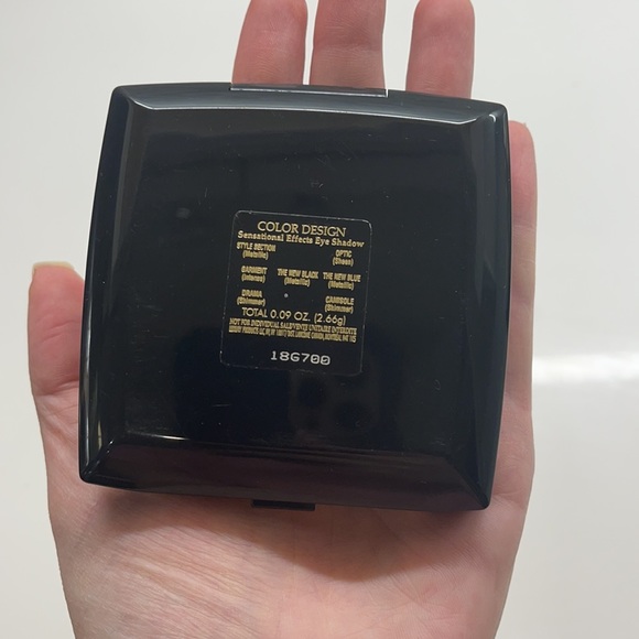 Brand new large 7 eyeshadow pallets with mirror - Picture 6 of 8